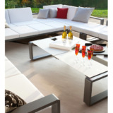 Table Kama pour quatre personnes de la marque EGO Paris