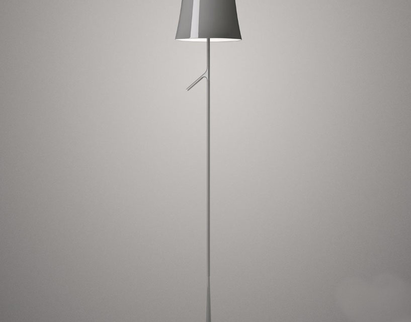 Lampadaire Birdie design original de la marque Foscarini remarquable par sa réinterprétation poétique de la lampe classique à abat-jour.