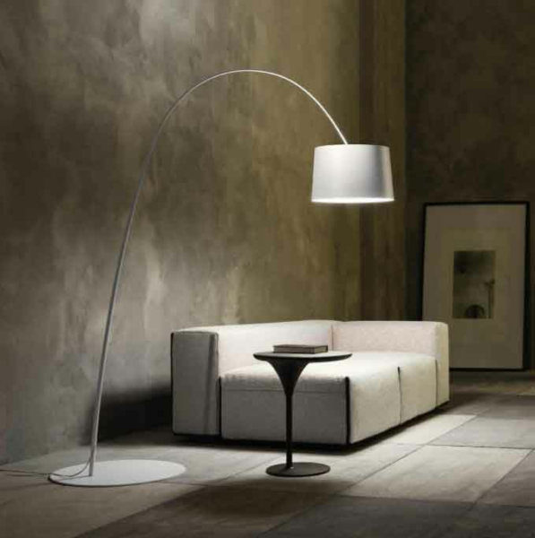 Lampadaire TWIGGY design Foscarini Lampadaire TWIGGY de Foscarini qui permet d'apporter une touche moderne et orginale à tout intérieur.