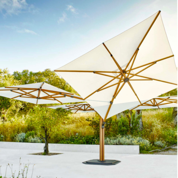Parasols de luxe carrés JARDINICO de 300 x 300 cm sont d’une robustesse étonnante.