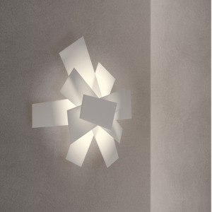 Lampe applique BIG BANG de la marque Foscarini qui permet de donner une personnalité à une pièce.