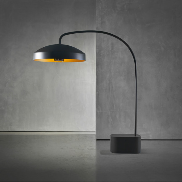DISC est une lampe chauffante du Studio design de Piet Boon et Heatsail, qui associe un design contemporaine à une technologie nouvelle.