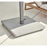 Pied de parasol ANTEGO JARDINICO avec quatre roulettes pivotantes et un système de freinage des roues. Disponible en quatre coloris.