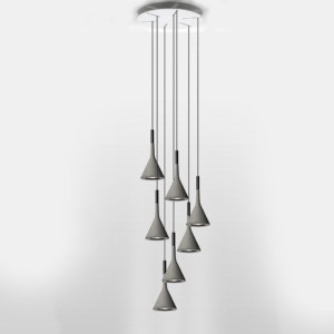 Ce cache-piton de FOSCARINI ou cette rosace multiple en blanc métal laqué permet de créer des compositions multiples en reliant jusqu’à 6 suspensions.