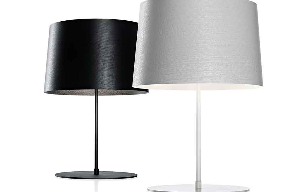 La lampe de table Twiggy XL de Foscarini, est un luminaire moderne appartenant à une collection phare de la marque. Disponible en deux coloris.