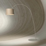 Lampadaire flexible design Twiggy de la marque Foscarini qui permet d'apporter une touche moderne et orginale à tout intérieur classique ou contemporain.