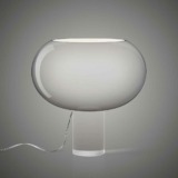 Lampe de table Buds de Foscarini La lampe de table Buds de Foscarini est fait en verre soufflé avec trois tailles disponible. Le modèle existe aussi en suspension.