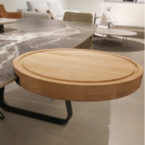 La planche à découper de la marque JOLI est idéal comme accessoire pour les tables de repas. Elle existe en trois variations