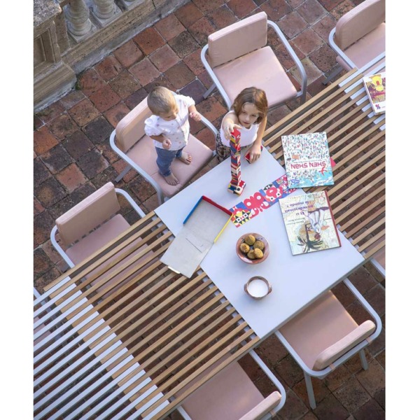 Grande_table_repas_Sutra_EGO_Paris