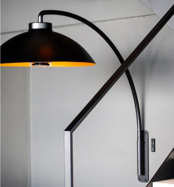 Lampe chauffante DOME HEATSAIL Cette lampe chauffante murale DOME de la marque Heatsail permet de retrouver le confort d'une soirée d'été à n'importe quel moment de l'année.