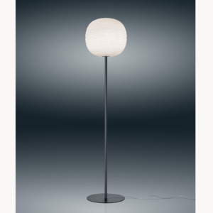 Le lampadaire GEM design de la marque Foscarini permet d'apporter une touche moderne et orginale à tout intérieur classique ou contemporain.