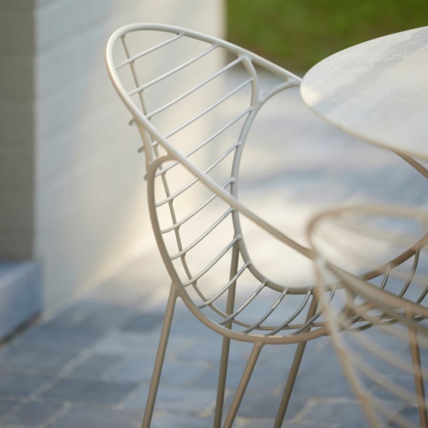 Wire-Round-Travertino-Grey---Wire-Dining-Chair-2--kopie