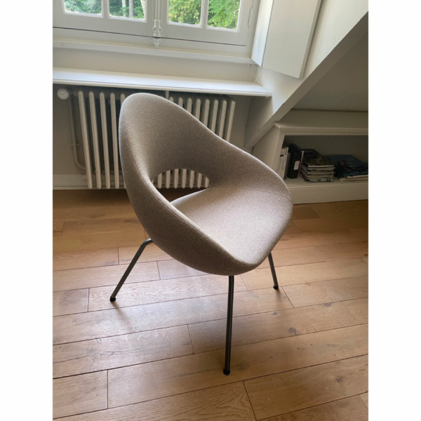 chaise_artifort_showroom12