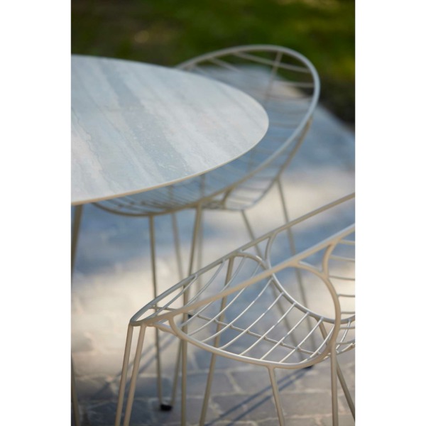 joli_Wire-ronde-Travertino-Grey---Wire-Dining-Chair-3- table céramique ronde joli wire