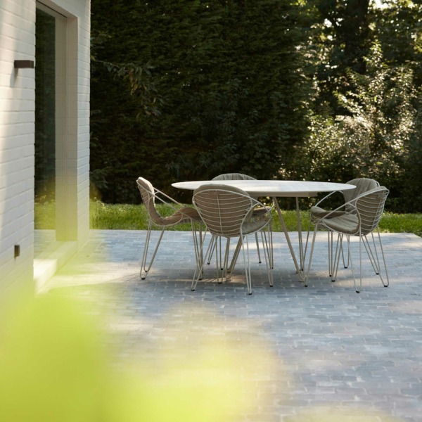 joli_Wire-ronde-Travertino-Grey---Wire-Dining-Chair-Smooth-Canvas table céramique ronde joli wire