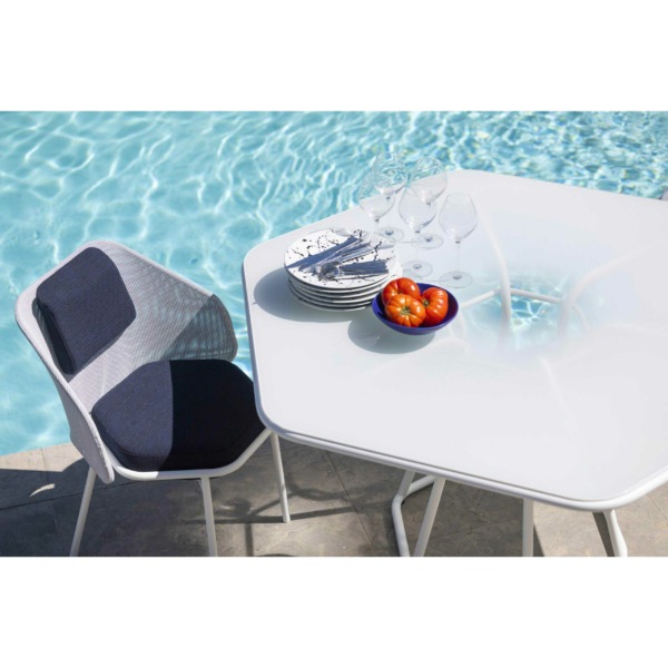 Ensemble-repas-bleu_Hive_EGO-Paris