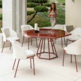 Ensemble-repas_patio_Hive_EGO-Paris