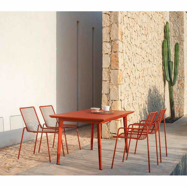 Emu_tavolo-plus4-poltroncina-rio-r50-emu-esterno-giardino-acciaio-rosso-acero table emu plus4