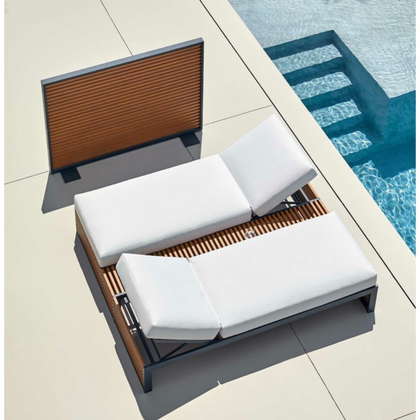 Gandia_blasco_partition-wall-dna-faux-wood-aluminium-rb001-150x111-grey-blue-ambience-image-2 Gandia_blasco_partition