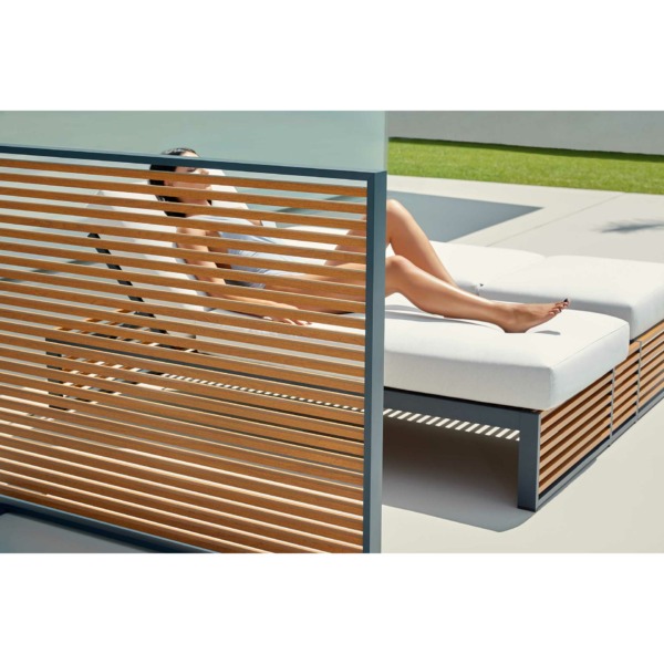 Gandia_blasco_partition-wall-dna-faux-wood-aluminium-rb001-150x111-grey-blue-ambience-image-8