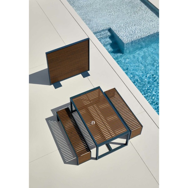 Gandia_blasco_partition-wall-dna-faux-wood-aluminium-tk001-150x151-grey-blue-ambience-image-1