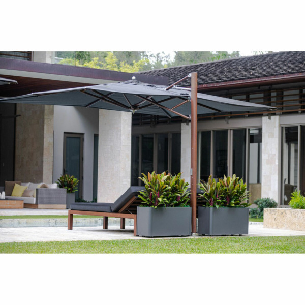 Tuuci_jardiniere_highland_web_1350-Planters_Mainland_-hero-02-1-_Coconut-Grove_USA